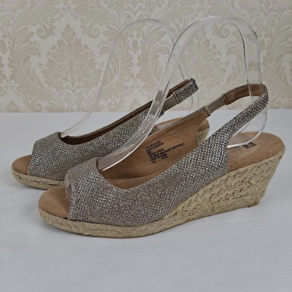 White Mountain Size 6M Gold Glitter Fabric Upper Sandals Wedge Heel Espadrille